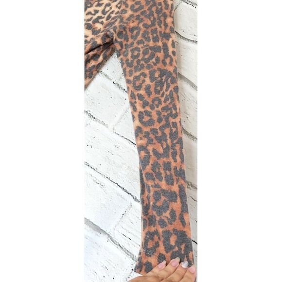 Socialite V Neck Henley Long Sleeve Shirt Leopard Print Soft Pullover Small - Picture 5 of 7